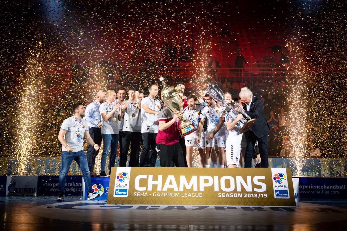 SEHALeague's tweet photo. 2⃣0⃣1⃣9⃣, thank you and goodbye 👋🤩 #SEHALeague #Gazprom #experiencehandball #SEHADecember https://t.co/FTVcp5D2US