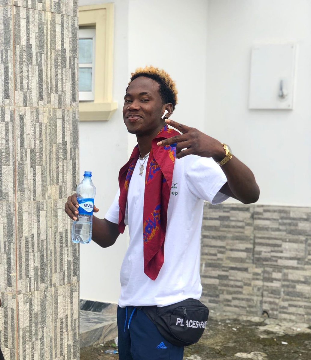 PankeeRoy's tweet image. Drink water and mind your business 2020💦