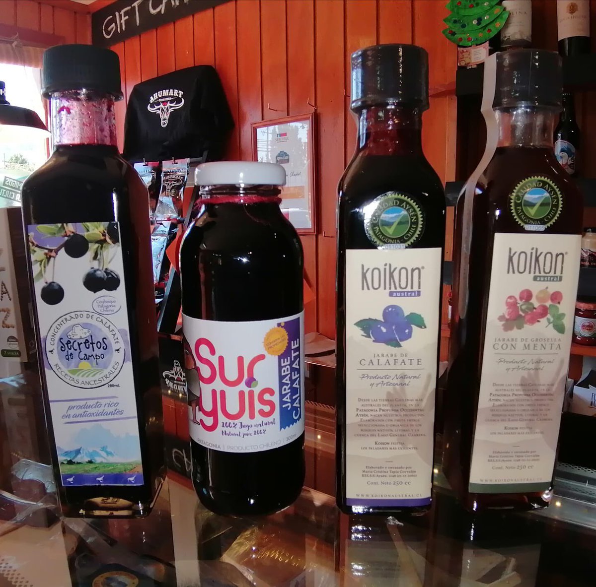 CanalSurPatagon's tweet photo. #Ahumart Queridos amigos! Último día del año Y lo puedes despedir con el famoso "Calafate Sour" recuerda que contamos con 3 marcas regionales #Koikon #SurYuis #SecretosdeCampo
Aparte contarles que tenemos un nuevo jarabe de #GrosellayMenta para hacer #Mojito
Ignacio Serrano 133 https://t.co/BRRrevJo8a