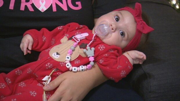 StreamingMagic's tweet photo. This baby's life depends on a drug that costs $2.1 million dollars. 

Baby Eva's go-fund-me link- https://t.co/cbYL8M7wUp

Approaching $700,000. LETS DO THIS! 

Everyone who retweets this will be entered into a $50 #Disney gift card raffle given away THIS Saturday

#FOREVASTRONG https://t.co/nqHPYvgtXj