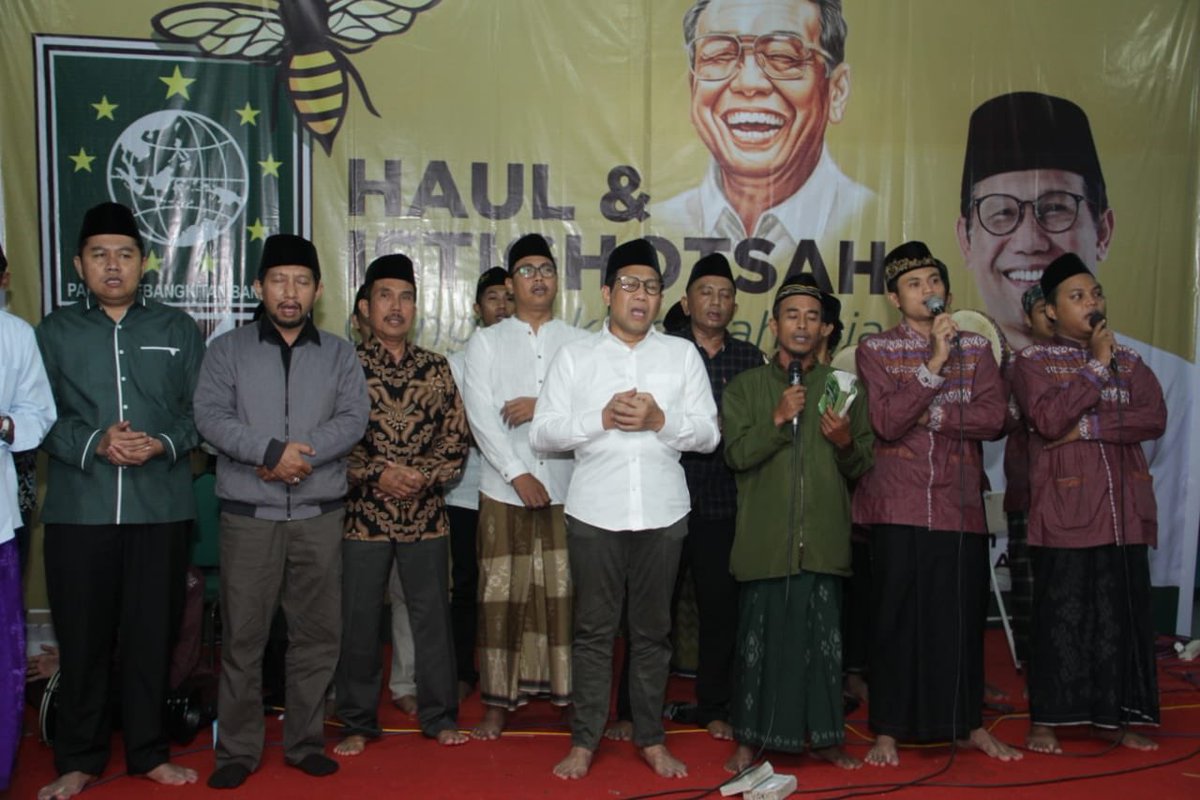 halimiskandarnu's tweet photo. Menyambut tahun baru dengan doa bersama dan mahallul qiyam,,,
Semoga barokah, alfatikhah,,,, https://t.co/11rEIKoKlL