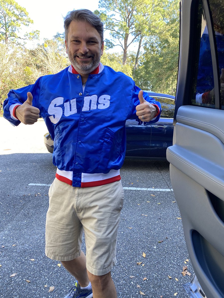JohnPhillips's tweet photo. Going vintage throwback to end 2019. We need 80’s throwback jackets @JaxShrimp. Happy New Year!! #duuuval #dtwd #jaxsports #ilovejax https://t.co/Sa3wk4QRlN