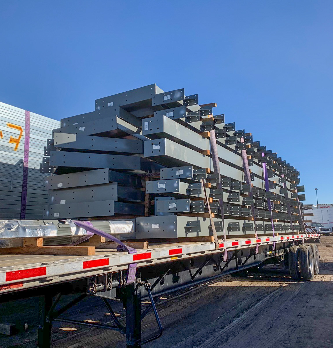 4thStCrossing's tweet photo. First shipment of steel has arrived for the market hall at Fourth Street Crossing. Summit County's first market hall!
#SummitCounty #MarketHall #SteelDelivery https://t.co/PVFmtob6w5
