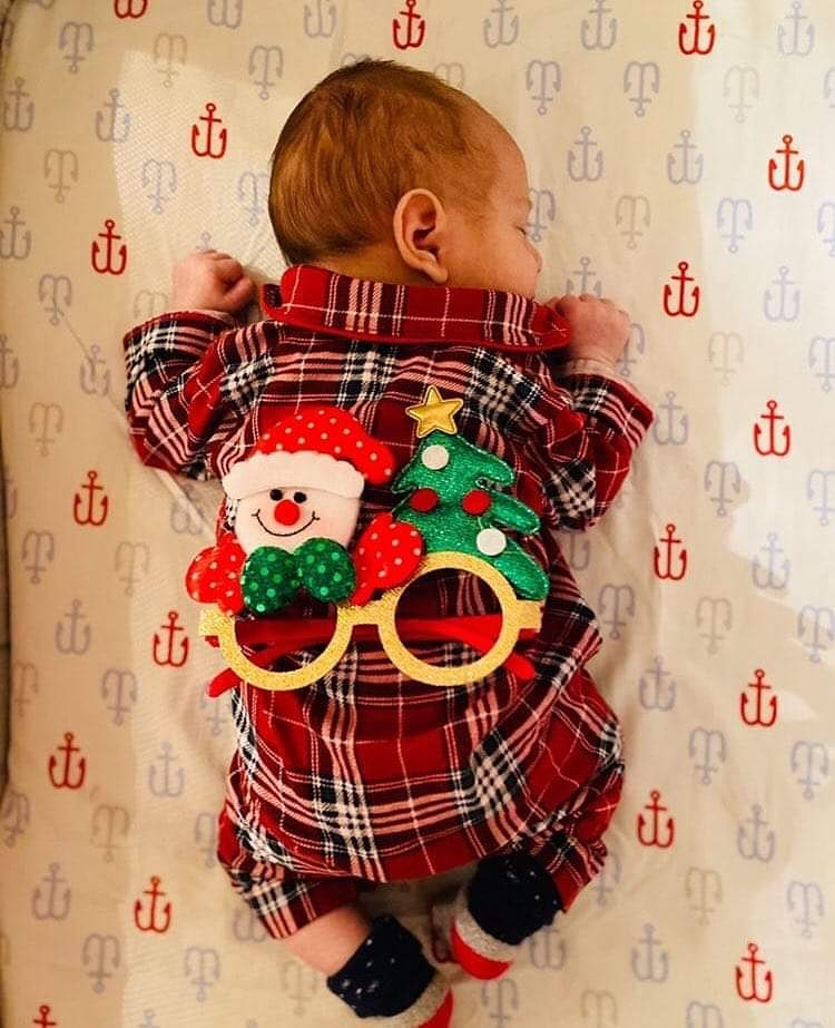 Karinaapintos's tweet photo. Felicidades pequeño #fiker una ternurita de bebé muchas  bendiciones angelito @HazalKaya110 🙏🙏🙏 que lindo  regalo te dio la vida  ❤️❤️❤️❤️ https://t.co/nioYfrRnoz