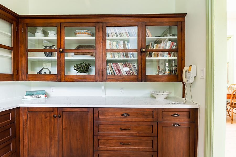 🙌🏽 @ChervinKitchen did an amazing job perfectly matching the old cabinetry to the new. Our clients are so pleased with the final result. 🏡 #renobymenno