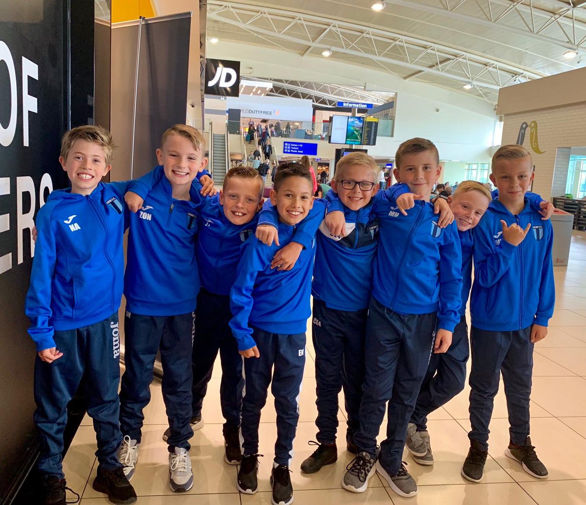 CreweFC's tweet photo. ALLEZ LES BLEUS! 🇫🇷
Our @CreweFC U9s were invited by @CreweTCouncil to take part in the @AntoGriezmann Challenge Cup in @VilleDeMacon in June, making it all the way to the final!
#FrenchConnection #CreweFC2019 https://t.co/Q3ULdgXa44