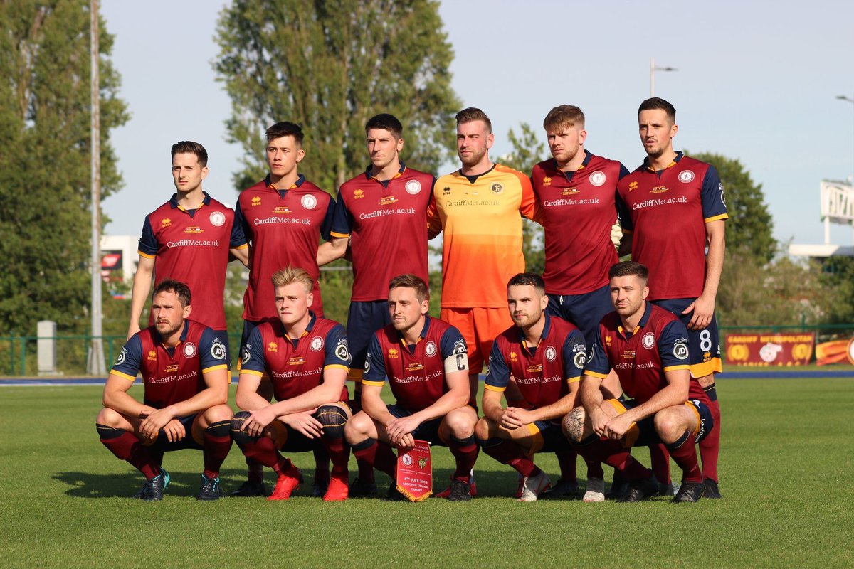 CardiffMetFC's tweet photo. @CymruLeagues @sgorio @YClwbPelDroed @FAWales @cardiffmet @CMetSUSport @CardiffMetSU @BalaTownFC @Kyle_McC @DanielRSpencer @TRNixon11 @willfuller1 @MrBarnettJ @emlynnlewis @jordanjaylam @BradWoolridge1 @facey93 @BUCSsport @MJSwindlehurst @Tiim_Parker @rhyds_99 @dionphillipss @guto_williams00 @EuropaLeague The Archers won the second leg tie 2-1 at Leckwith Stadium. Goals from Jordan Lam and Dylan Rees gave Met an historic victory on the night but the club sadly bowed out f the Europa League on away goals #CardiffMetFCDecade https://t.co/wOoW98nCuz