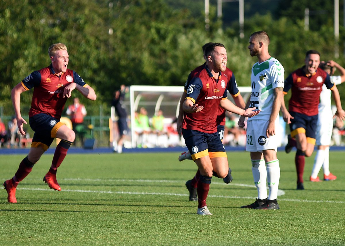 CardiffMetFC's tweet photo. @CymruLeagues @sgorio @YClwbPelDroed @FAWales @cardiffmet @CMetSUSport @CardiffMetSU @BalaTownFC @Kyle_McC @DanielRSpencer @TRNixon11 @willfuller1 @MrBarnettJ @emlynnlewis @jordanjaylam @BradWoolridge1 @facey93 @BUCSsport @MJSwindlehurst @Tiim_Parker @rhyds_99 @dionphillipss @guto_williams00 @EuropaLeague The Archers won the second leg tie 2-1 at Leckwith Stadium. Goals from Jordan Lam and Dylan Rees gave Met an historic victory on the night but the club sadly bowed out f the Europa League on away goals #CardiffMetFCDecade https://t.co/wOoW98nCuz