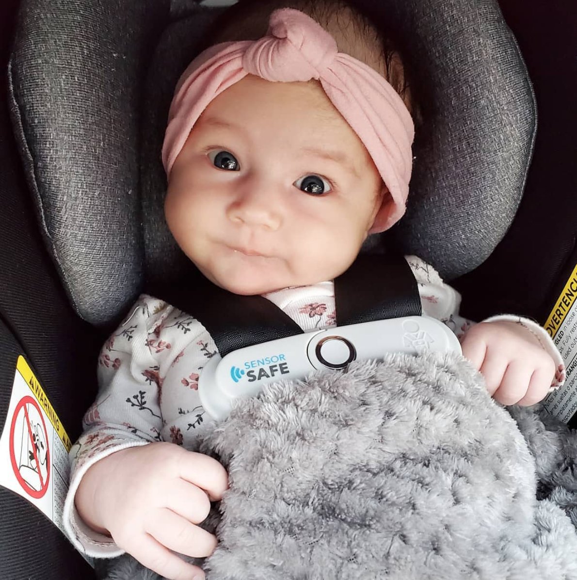 EvenfloBaby's tweet photo. Ring in the New Year safely with the built in Gold SensorSafe chest clip! // Protection & connection that goes the distance for 2020 ๐ฒ
๐ท: aryasierra on IG
๐: https://t.co/JUd1gu6ogk
#EvenfloGold #GoldEveryStage #SensorSafe #ChildSafety #NewYearsEve #HappyNewYear https://t.co/DyTtnsaTRQ