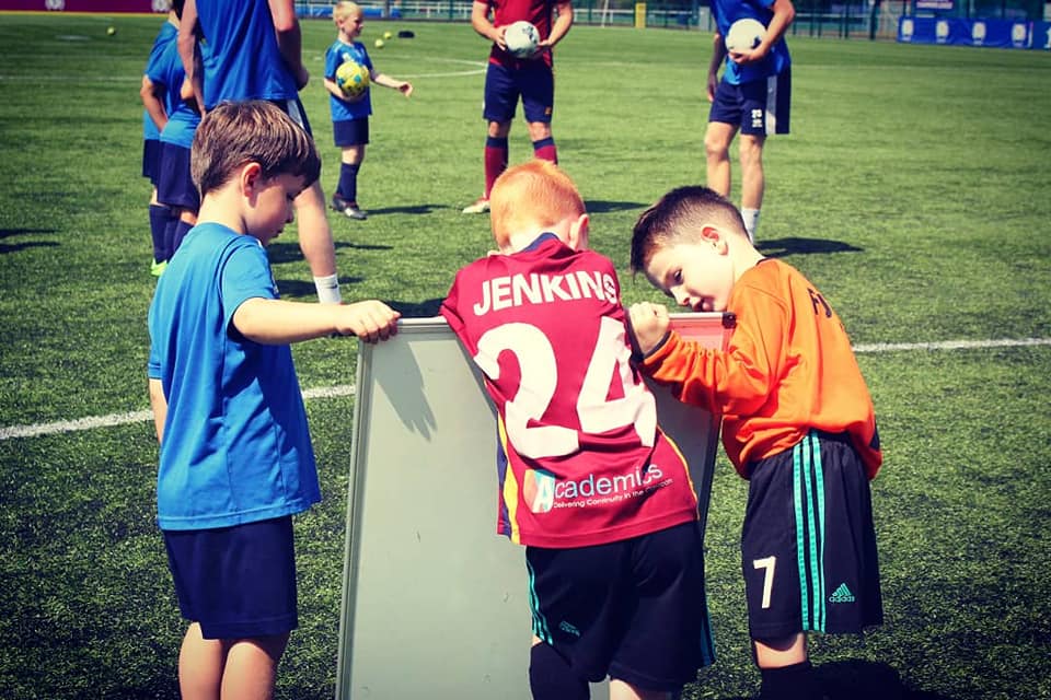 CardiffMetFC's tweet photo. @CymruLeagues @sgorio @YClwbPelDroed @FAWales @cardiffmet @CMetSUSport @CardiffMetSU @BalaTownFC @Kyle_McC @DanielRSpencer @TRNixon11 @willfuller1 @MrBarnettJ @emlynnlewis @jordanjaylam @BradWoolridge1 @facey93 @BUCSsport @MJSwindlehurst @Tiim_Parker @rhyds_99 @dionphillipss @guto_williams00 @EuropaLeague @AcademyMET @owenrodgers4 @BenOC23 @Leighatsport The club has developed links with the local community, attracting more fans, supporting local and national campaigns, developing a Football in the Community arm (@CardiffMetFITC), hosting club open days and operating free to play sessions in Cardiff #CardiffMetFCDecade https://t.co/wfhPejWbK8
