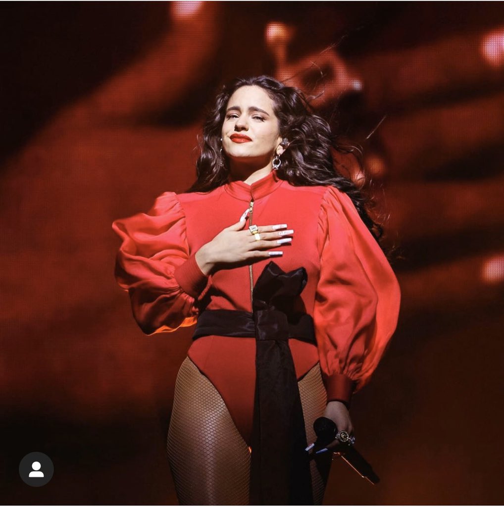 FandomRosalia's tweet photo. ¡¡Gracias Rosalía por tanto este 2019!! https://t.co/0BuZIeqxs3