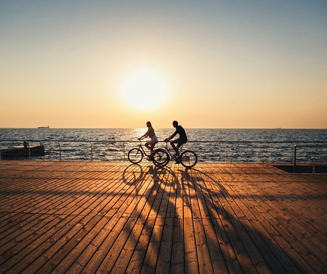 As the final sun sets on 2019, we're looking forward to the start of a new decade for our growing company. We thank all of you for supporting us and seeing our innovative products come to life. Happy New Year! 
#cycling #colorado #boulder #sunset #2020 #… ift.tt/35813U8