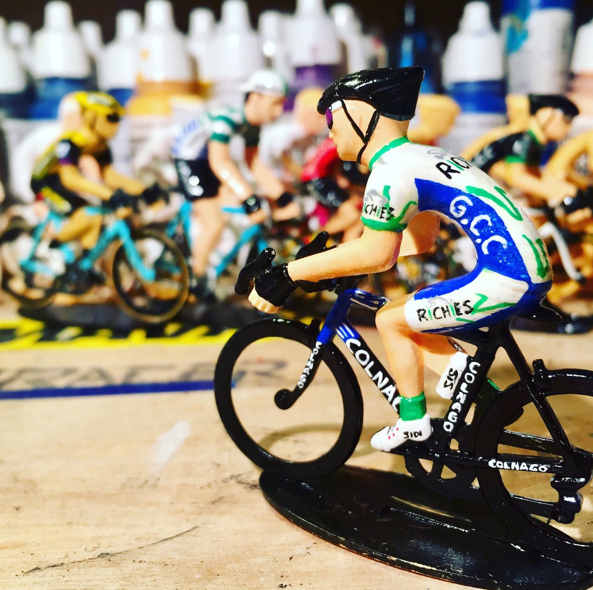 craftyweemen's tweet photo. Last order of the decade @richiesbike @gardacc @Colnagoworld @SidiSport #cyclingart #cyclingphotos https://t.co/i3GNjpm424