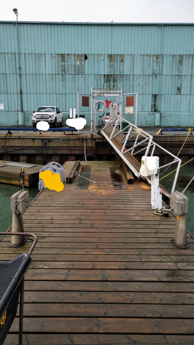 UniqueCaptured's tweet photo. When you #live on your #sailboat in #Winter and the #wind was so #strong it blew the ramp from your dock to land away. Your #sailboat does become your own #island. #SailboatLife #SailboatLiving #WindStorm #WinterLiveAboard. https://t.co/d9qN5qARje