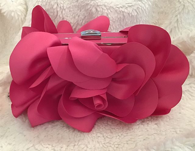 byconsignment1's tweet photo. Sandra Roberts Evening Bag - $99
#renewablefashion #resale #responsiblefashion #reuse #torontoconsignment #upscaleconsignment #upcycle #personalstylisttoronto #highendconsignment #fashionaddict #fashionaccessories #fashion #fashionista #designerconsignment #shopaholic https://t.co/pvkYkbHVk8