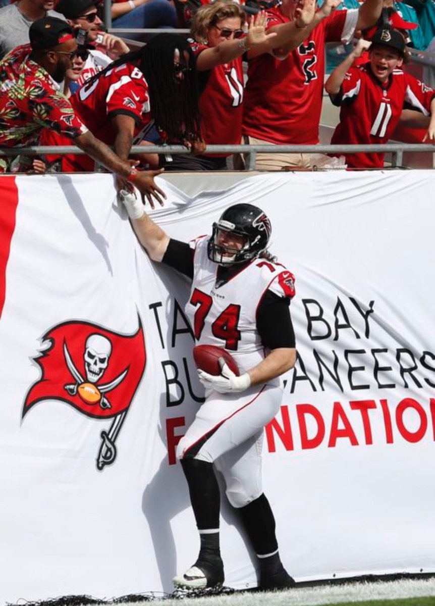 ItsFanGoals's tweet photo. Sh!!t Be A Whole Vibe On Soul‼️@AtlantaFalcons 
#FrontRowVibes #100thSeason  #Week17 #FalconsVsBucs #RaymondJamesStadium #RoadWarrior #InBrotherhood #ItsFanGoals ™️ https://t.co/Yiw66RbbH0