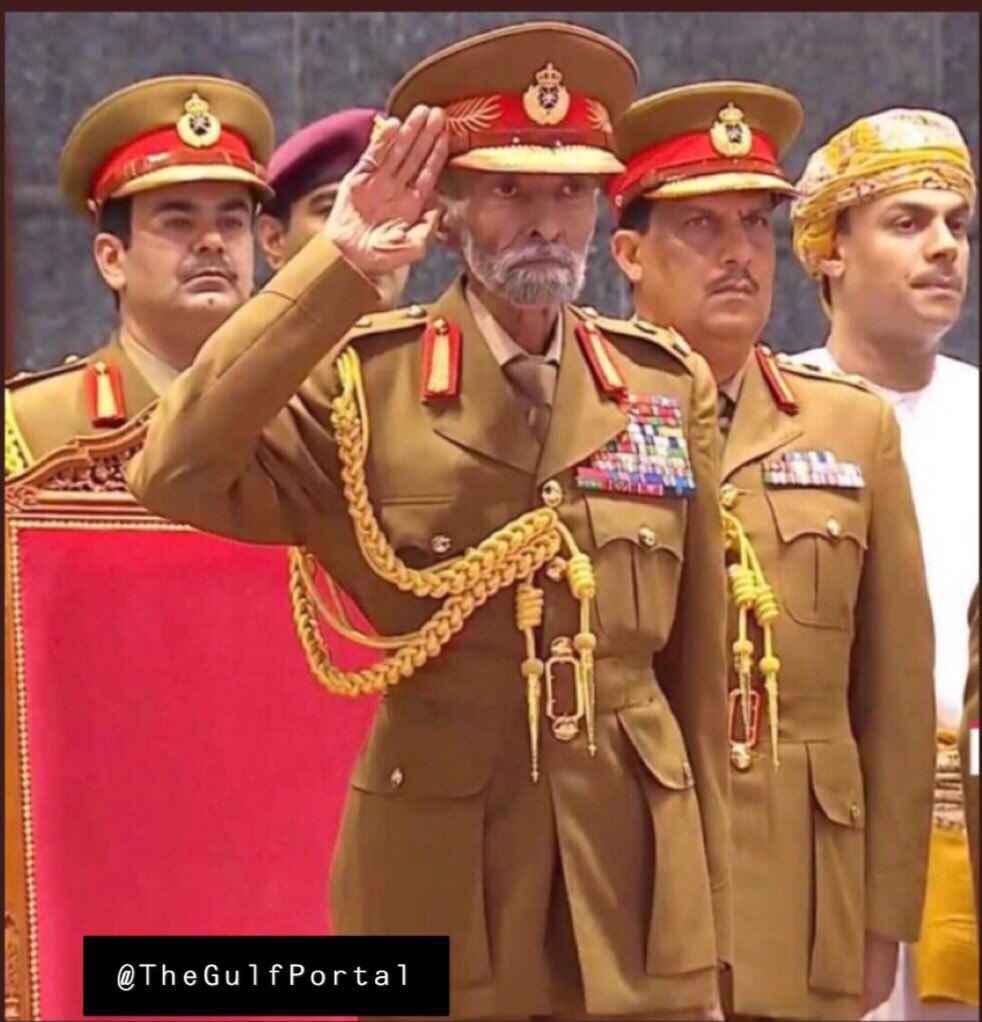 TheGulfPortal's tweet photo. السيناريو المتوقع لسطنة عمان في شهر يناير 2020:

١) إعلان وفاة جلالة السلطان قابوس بن سعيد.

٢) إعلان حالة الطوارئ بسبب عدم ترشيح مجلس عائلة آل سعيد والخلاف فيما بينهم.

٣) فتح وصية السلطان قابوس بن سعيد والإعلان عن السلطان الجديد ولكنه غير معروف لدى الشعب العماني! 

@MofaOman https://t.co/t7GjSElgTv