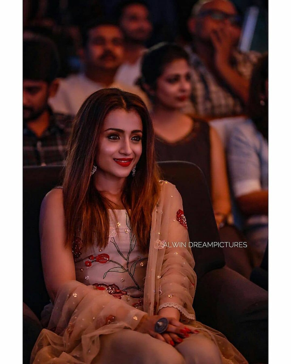 trishafanspage's tweet photo. Happy New year to my favorite @trishtrashers and my best #Trishains โค๏ธ๐
This year our #southqueen has 5 releases #Raangi #ppv #simtrish #Ram & #chiru152.
Wishing her to rule the box offices ,awards & rock dis decade too ๐
2003 bhuvana
2010 Jessie
2018 Janu
2028 loading.. https://t.co/GcimALIiUy