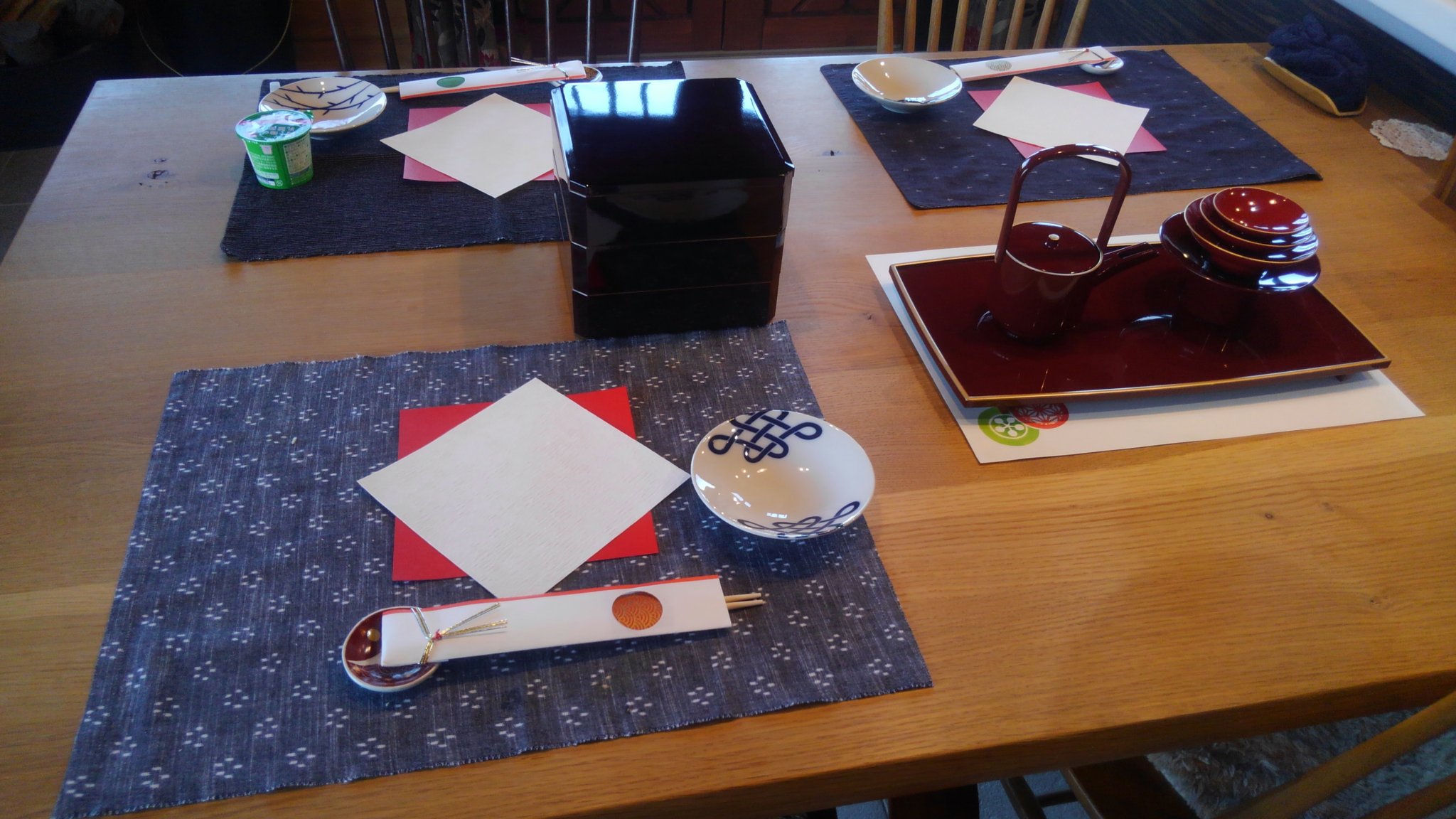 画像 明けましておめでとうございます 実家で過ごしております 昨日は酢れんこんゴマ和え 筑前煮を作りました 出来合いのものと母の作った里芋の海苔和え 伊達巻 松前漬け まとめダネ