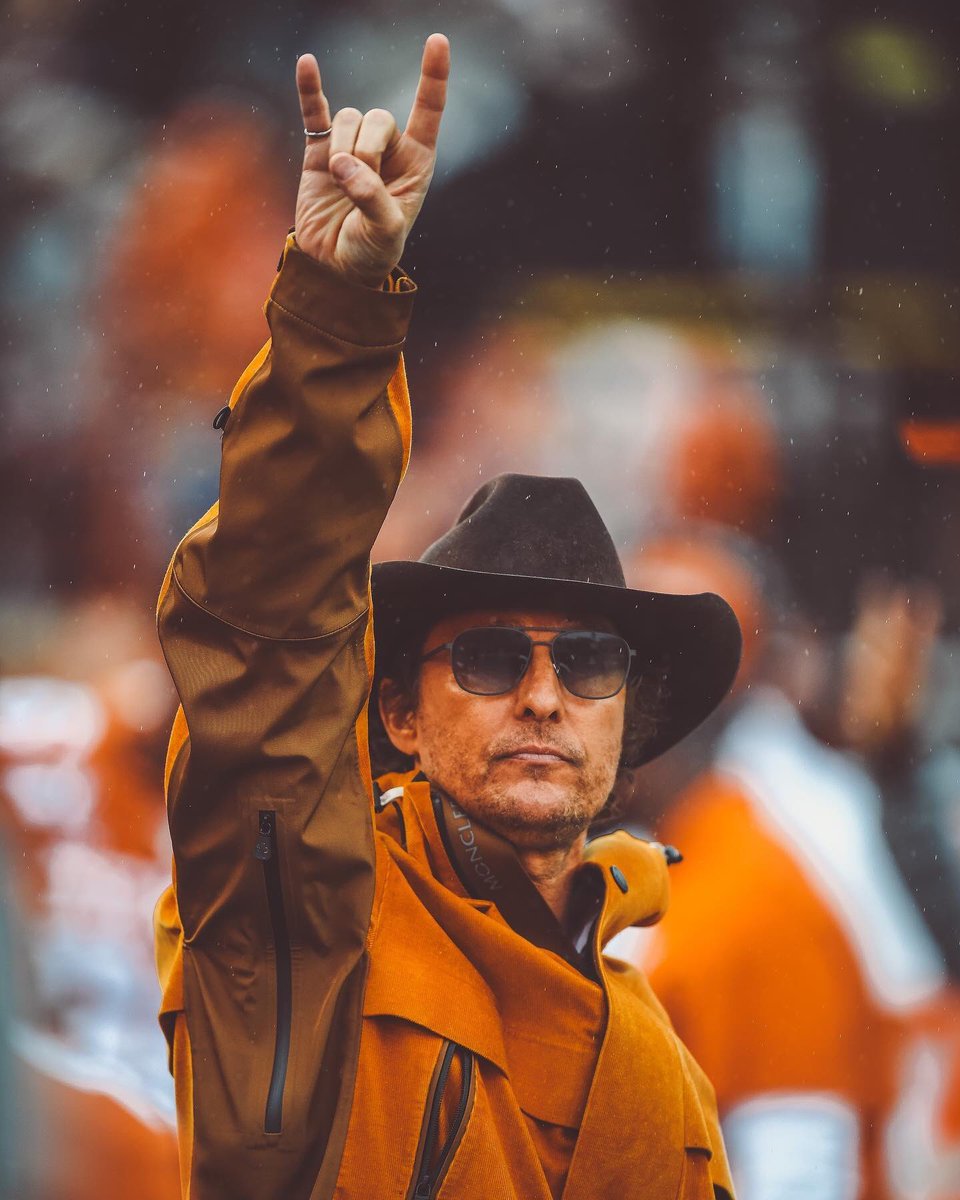 guyjoe's tweet photo. #HookEm. Big 12 0-4 in bowl games so far.  Let’s go Horns! https://t.co/tgBHYdl2xZ