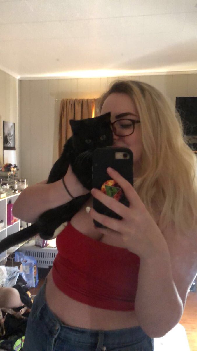 2019 year recap thread starting with january:- this was about two months after i had dropped out of college and was at my lowest. i gained over 30lbs and wasn’t happy in the slightest. so i adopted a cat. 