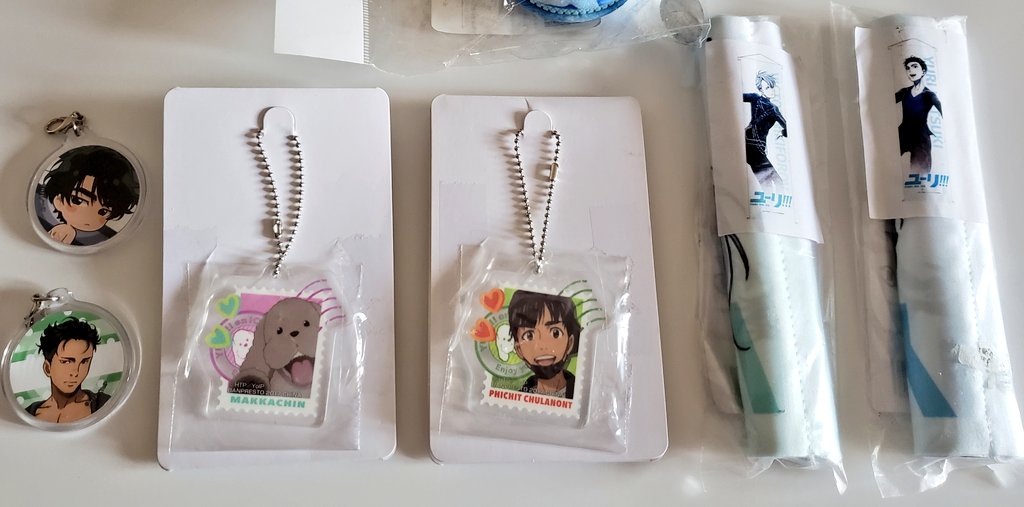 usagimcd's tweet image. SALE: YOI misc merch $1 - $3 ea + $4.50 shipping in the US

Pic 1:  $3 ea
Pic 2:  $2 ea
Pic 3:  $1 ea

Please help me find new homes for these boys! Thank you for looking.

Retweets appreciated. 
#YOImerch #YuriOnIce