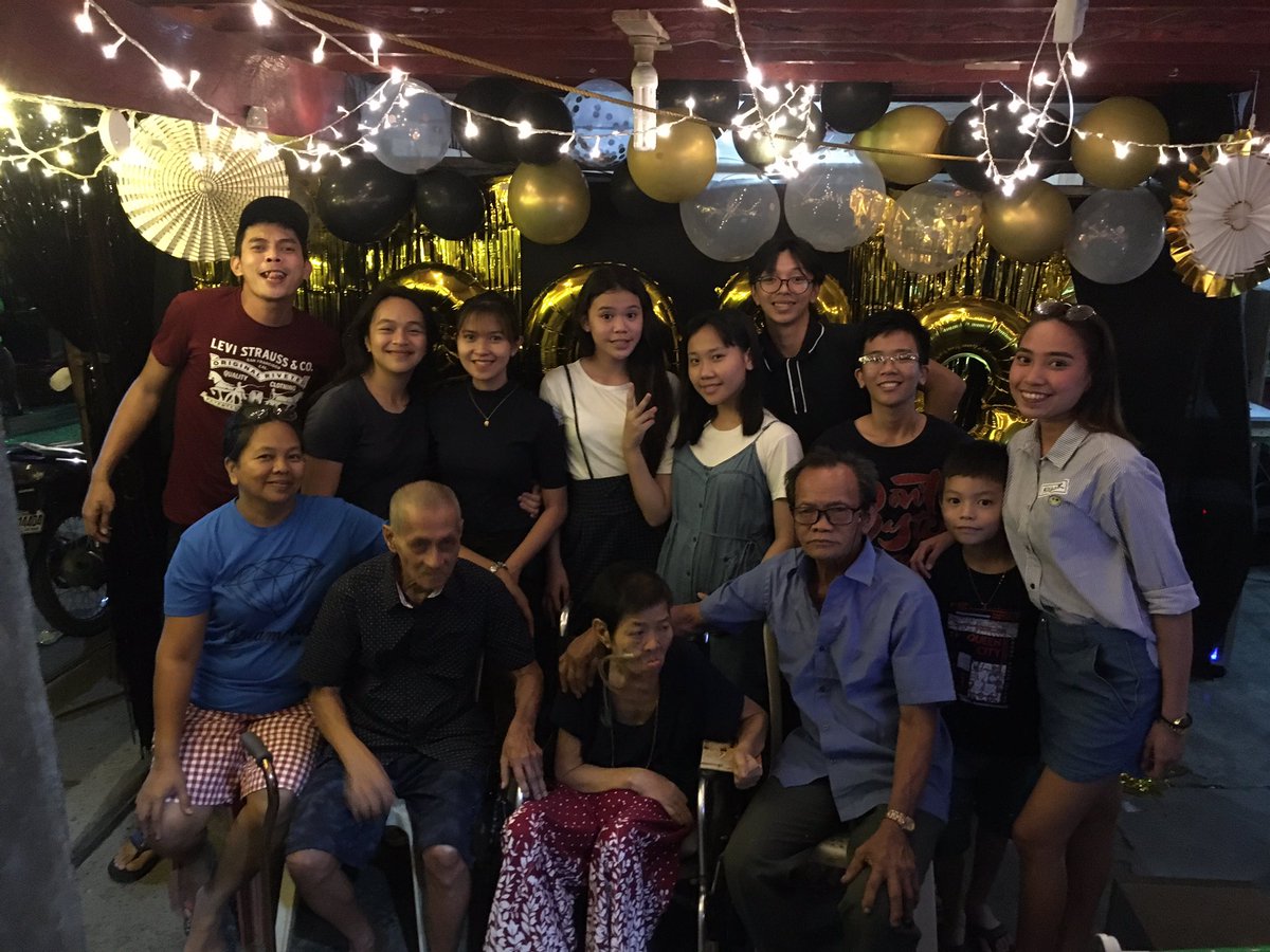 nanaguinevere's tweet photo. Happy New Year! ❤️❤️ #PytSquad https://t.co/fgQnMCdiSI