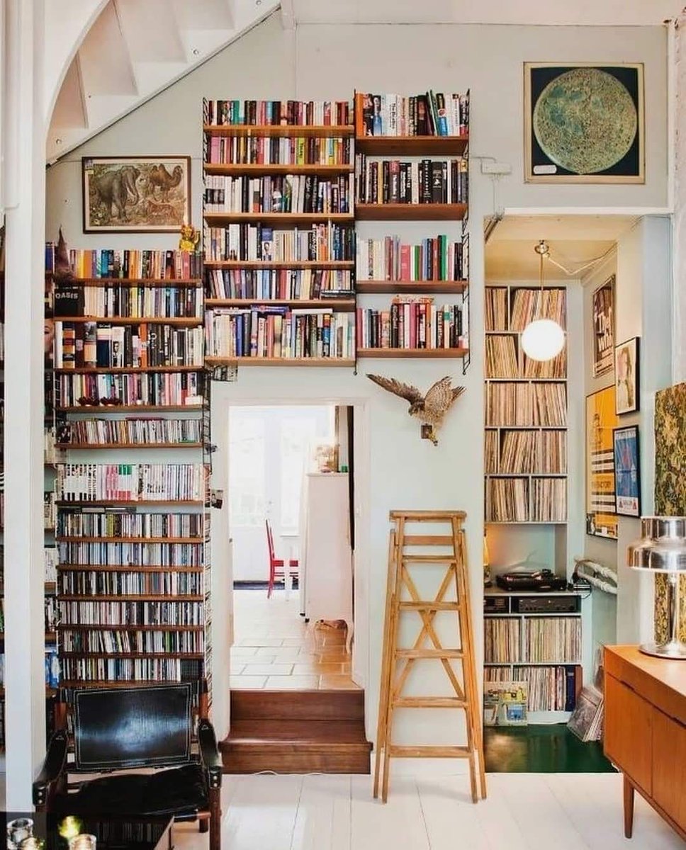 BestBooksStop1's tweet photo. Now that's a reading room 😍
📸 @bookteey https://t.co/Za7Shf0xvQ
