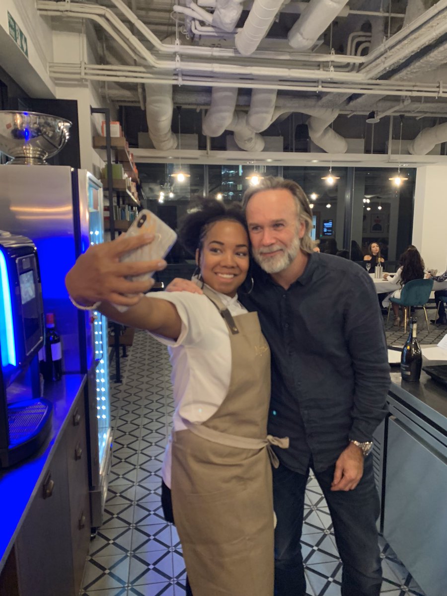 Minklez's tweet photo. When @marcuswareing came to my Myristica Supperclub ! π A great day, thanks Chef! #ButFirstASelfie #supperclub #myristicasupperclub #chef #cheflife https://t.co/DrjA44N6XG