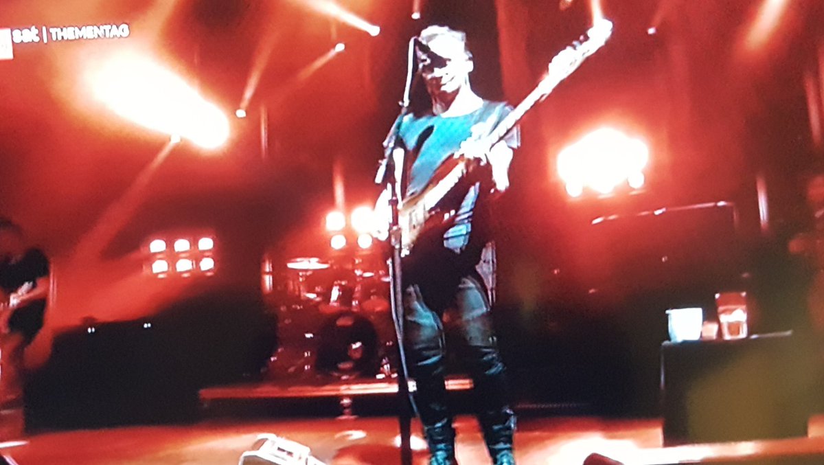 CobraKennedy's tweet photo. Sting 2017 in Paris. I saw it on " 3 Sat" it was great. But just one hour. https://t.co/kxbjCV8HJk