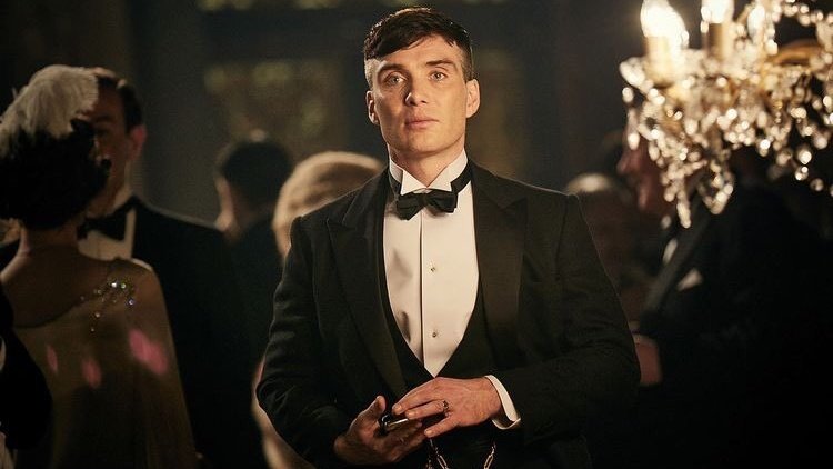 Cordheli's tweet photo. Thomas Shelby por que tão sexy? 

Alguns gifs a seguir para sentir o impacto desse homem: https://t.co/8mk30bkJxs