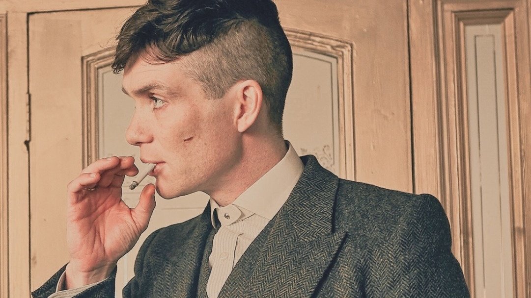 Cordheli's tweet photo. Thomas Shelby por que tão sexy? 

Alguns gifs a seguir para sentir o impacto desse homem: https://t.co/8mk30bkJxs