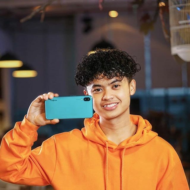 etysusie's tweet image. Reposted from @advanindonesia Menurut kamu, seruan main jarak deket kayak Rambo ato jadi sniper yang diem-diem mematikan? Apapun gaya mainmu yang penting mainnya pake #AdvanG3Pro2020 terbaru! Ada yang udah punya? Yuk cek promonya melalui Advan Official Store di @tokopedia #N…