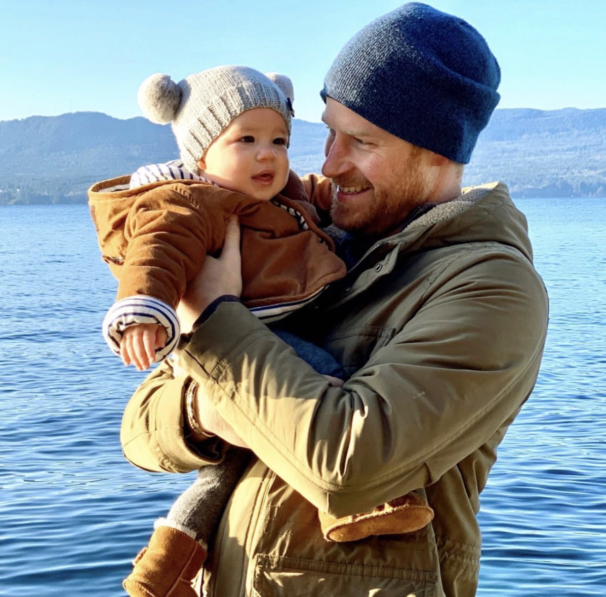 heykmenz's tweet photo. I am very open to anything that gives me hope for 2020 and this photo does. To more squish and pom-pom hats and striped cuffs and tremendously happy dads in the times to come. https://t.co/ufX49euZwd