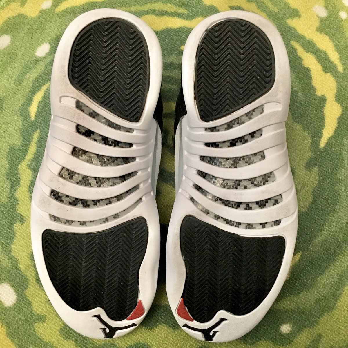 Jumpkickss's tweet photo. Sz 8. $220 shipped. Worn once. DM Offers. @CopThese @Deadlaced @RetailTuesday @MicNice @sneakerchief23 #RetailTuesday https://t.co/9DV8EWcyV9