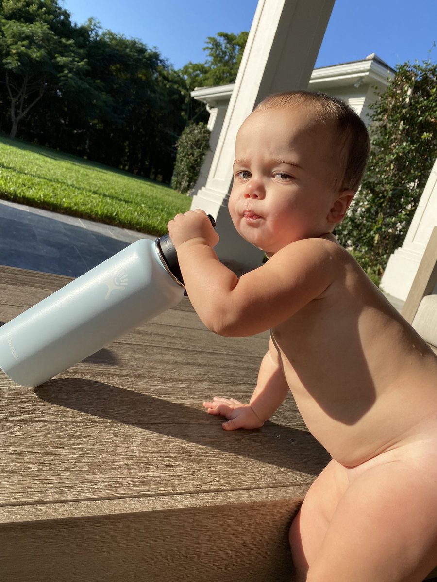 HaydnSchneider's tweet image. Drink your water and mind your business all 2020