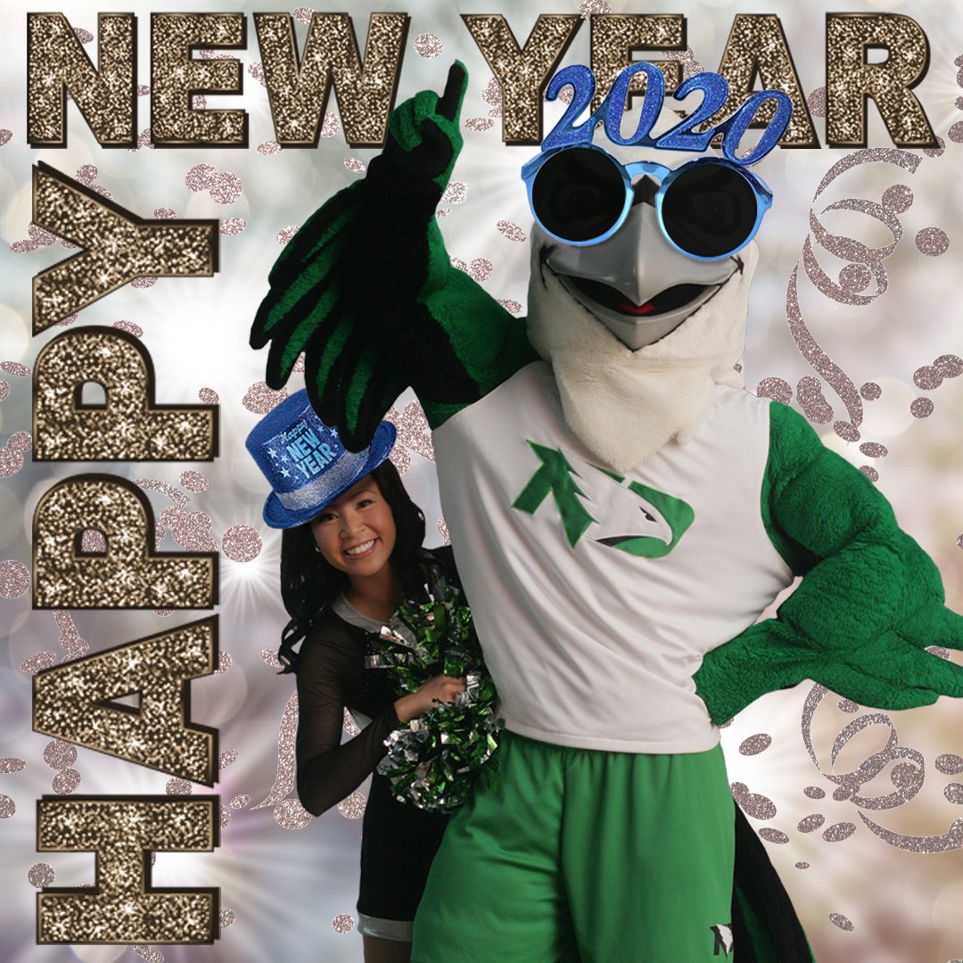 NDspiritsquads's tweet photo. From all of us to you, Happy New Year! #2020 #fightinghawks #UNDproud https://t.co/KBYIpzYAPw
