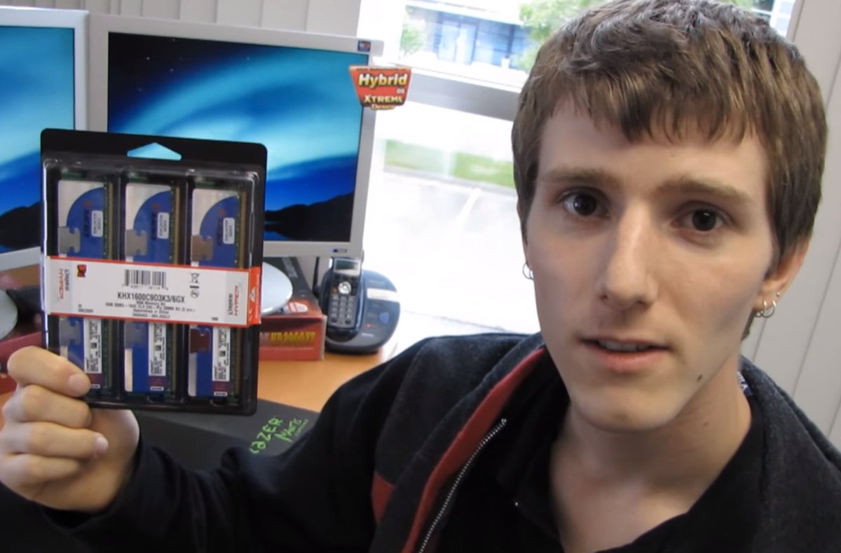 LinusTech's tweet photo. i showed u my ram sticks pls respond https://t.co/7h1GKzPCUz