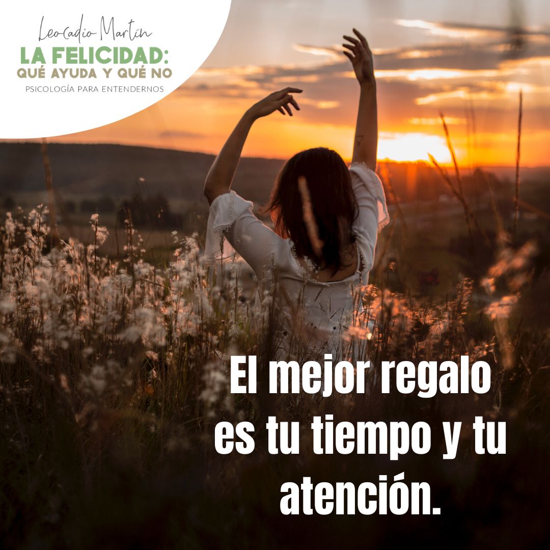 El mejor regalo es tu tiempo y tu atención. #Libro #Felicidad #QueAyuda  #QueNo #PsicologiaParaEntendernos ¡A la venta en librerías y online!  https://t.co/PEYFkd9Sei @EdDesclee, image size:1080x1080