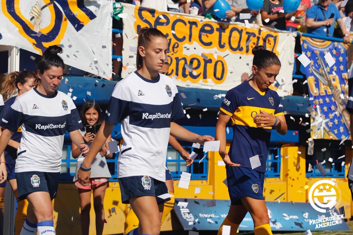 FemeninoCGE's tweet photo. 🐺✊🏼 Nuestro actual camino en Primera División no lo iniciamos solas, fue con la ayuda de muchos...
Muchas gracias por acompañarnos durante este 2019 @lecoqsportif_ar 👕, #Rapicuotas 🏃🏼♂️, #Induprem 🧱, @SybilaProduce 🎥, #RAZ 🔒 y #NQNSurvey 🏔 https://t.co/lDJkhJqqC2