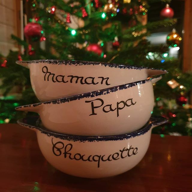 SoyHappiness's tweet photo. ❤️ Merci 2019 ! Tu nous as apporté des émotions en pagaille, des amis inattendus, des bonheurs insoupçonnés, tu as concrétisé l'un de nos plus beaux projets et nous as faits grandir. 
2020, accroche-toi, mon petit doigt me dit que c'est loin d'être termi… https://t.co/NQ2QtnrxV8 https://t.co/cpo6UM2b5d