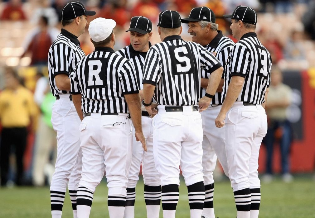LBStenberg's tweet image. Also huge shoutout to the zebras who have continually had different standards and expectations when it comes to officiating a game, but always staying constant and having my number in your mind❤️