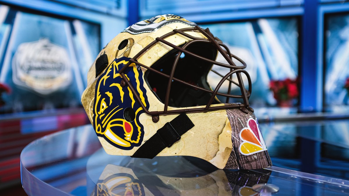 NBCSportsHockey's tweet image. Do you want to win this amazing #WinterClassic mask?

Smash the RT button for your chance to take it home! We&apos;ll pick a winner tonight at random. #NHLonNBCSweepstakes