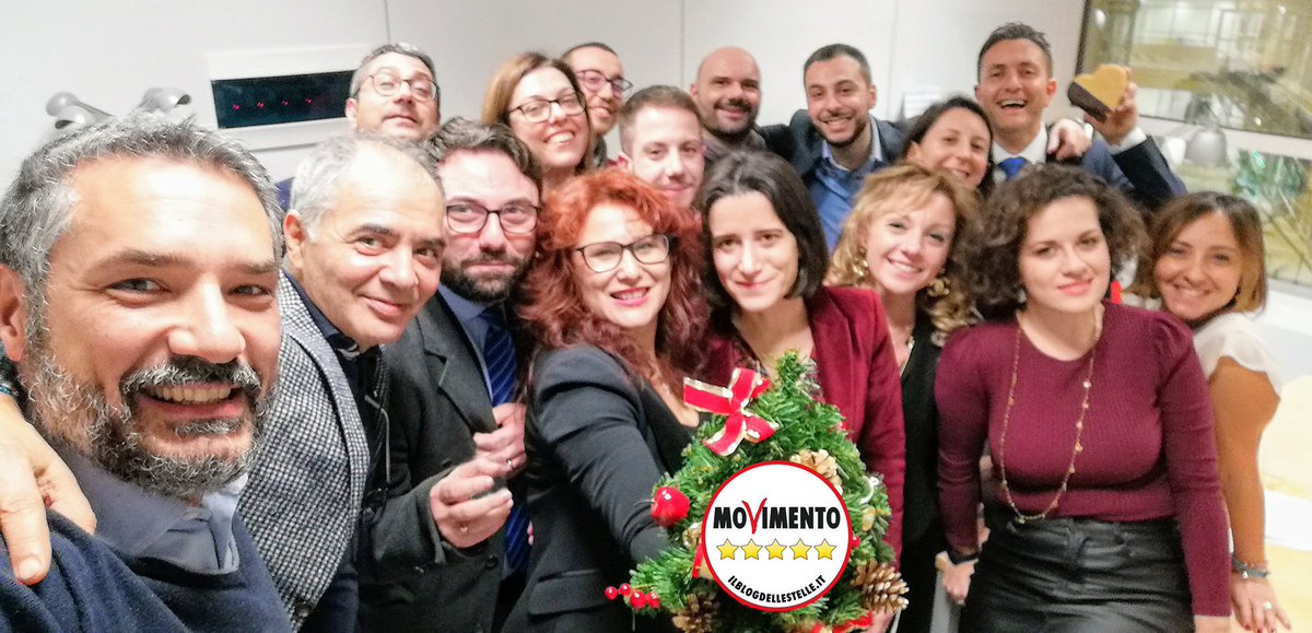 Buona fine 2019, un altro anno pieno di attività del #M5S #Puglia.
#InAltoICuori
LEGGI QUI: bit.ly/2ZDKOND