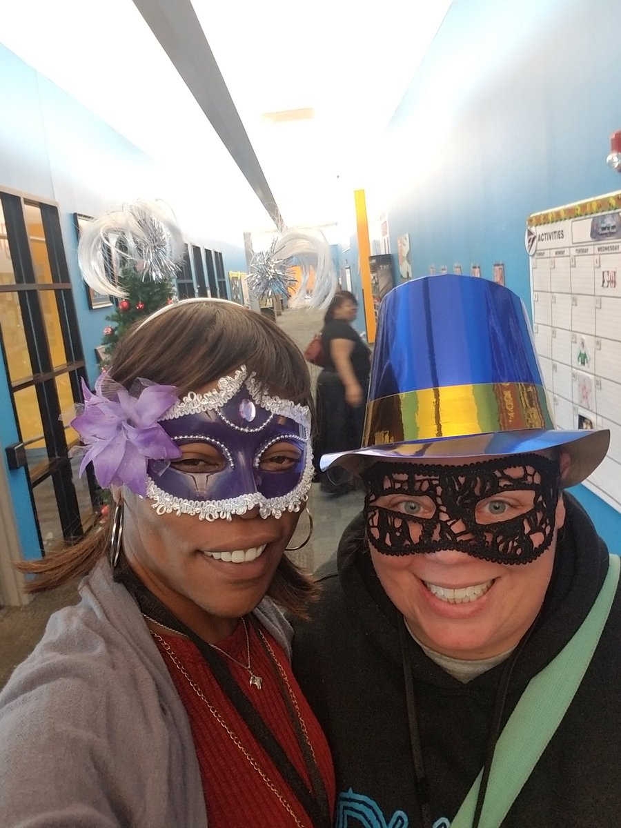 CouncilFay's tweet photo. Love to see smiling faces enjoying a #masqueradeatwork! #myjobisbetterthanyours π #FayetteFam #ringin2020 #Tugglenation #fieldsfam #lifeatatt @att @anthonyetuggle @carawfields @ValinciaTaylor @1AnthonyHancock @IamTeeBenyard https://t.co/1WIjxB5ixB