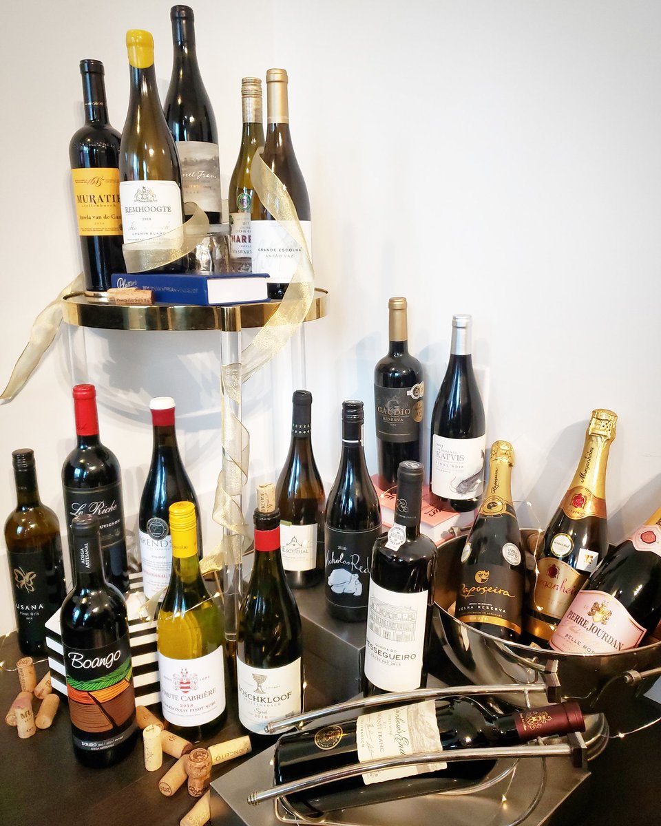 We want to wish all of our incredible producers, wonderful clients and friends the Happiest New Year! You've all made 2019 a great one and we can't wait to make 2020 even bigger and better. Now let's kick things off with a bang (and lots of bubbles 🍾)! #torontowine