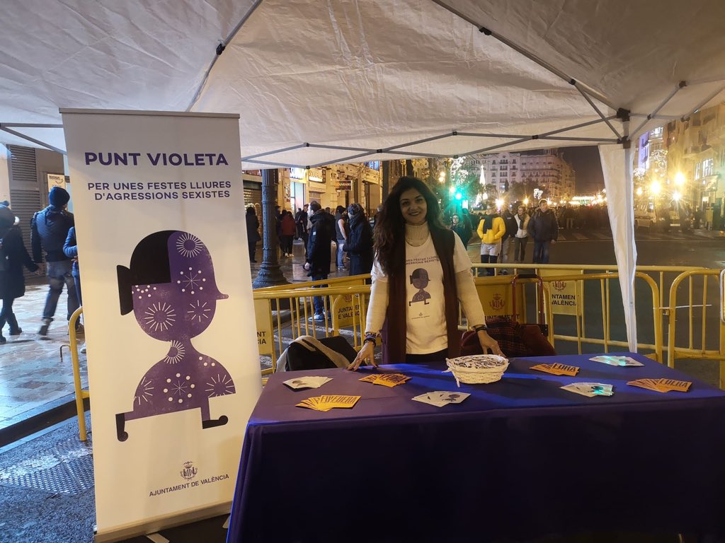 Os esperamos esta noche en los dos Puntos Violeta instalados en la Plaza del Ayuntamiento de Valencia #stopviolenciasexual #machismomata #SinunSiesNo