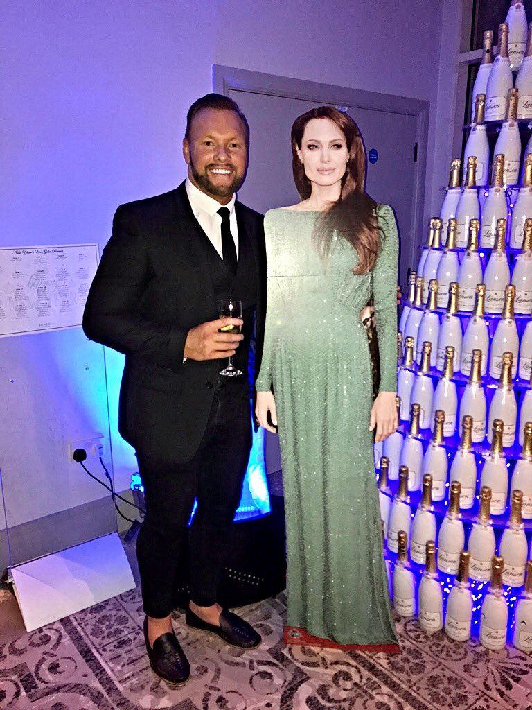 Thought I’d treat the Mrs to a New Years Eve night out  ... I’m good like that see! Happy New Year 🥂#AngelinaJolie #NewYearsEve #AndrewPenhale #HusbandMaterial #TortworthCourt