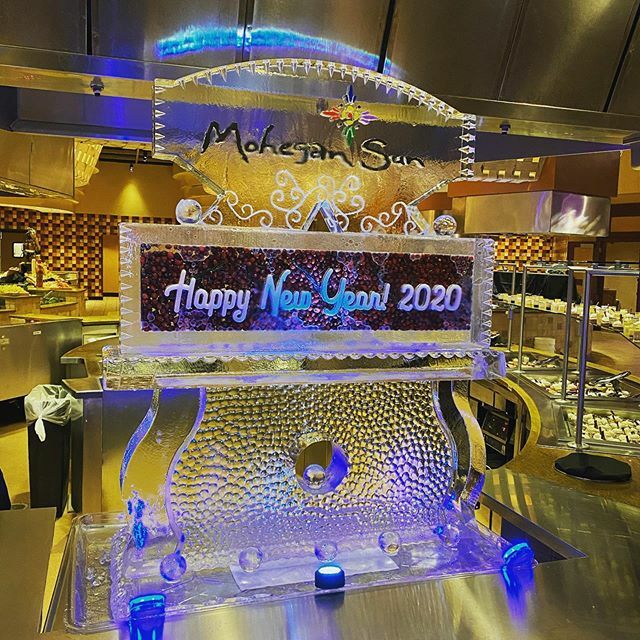 IceLabUSA's tweet image. Posted from Instagram #icesculpture #icecarving We have drivers spread out across 5 states tonight closing out this decade with the best clients in the world. We are ready for 2020 and can’t wait to make the 20s roar again!