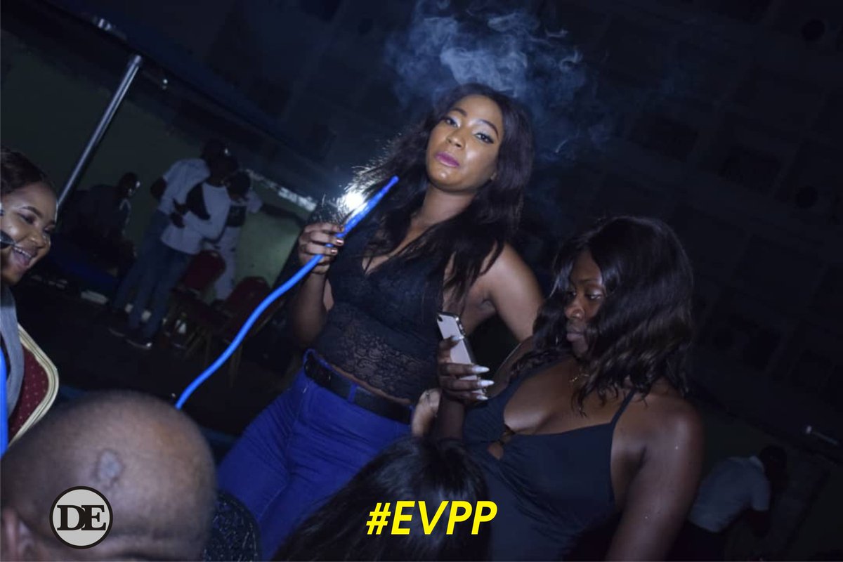 iamdebolex's tweet photo. Highlights of the Extraordinary Vibes Pool Party #EVPP https://t.co/k7wthoe7w1